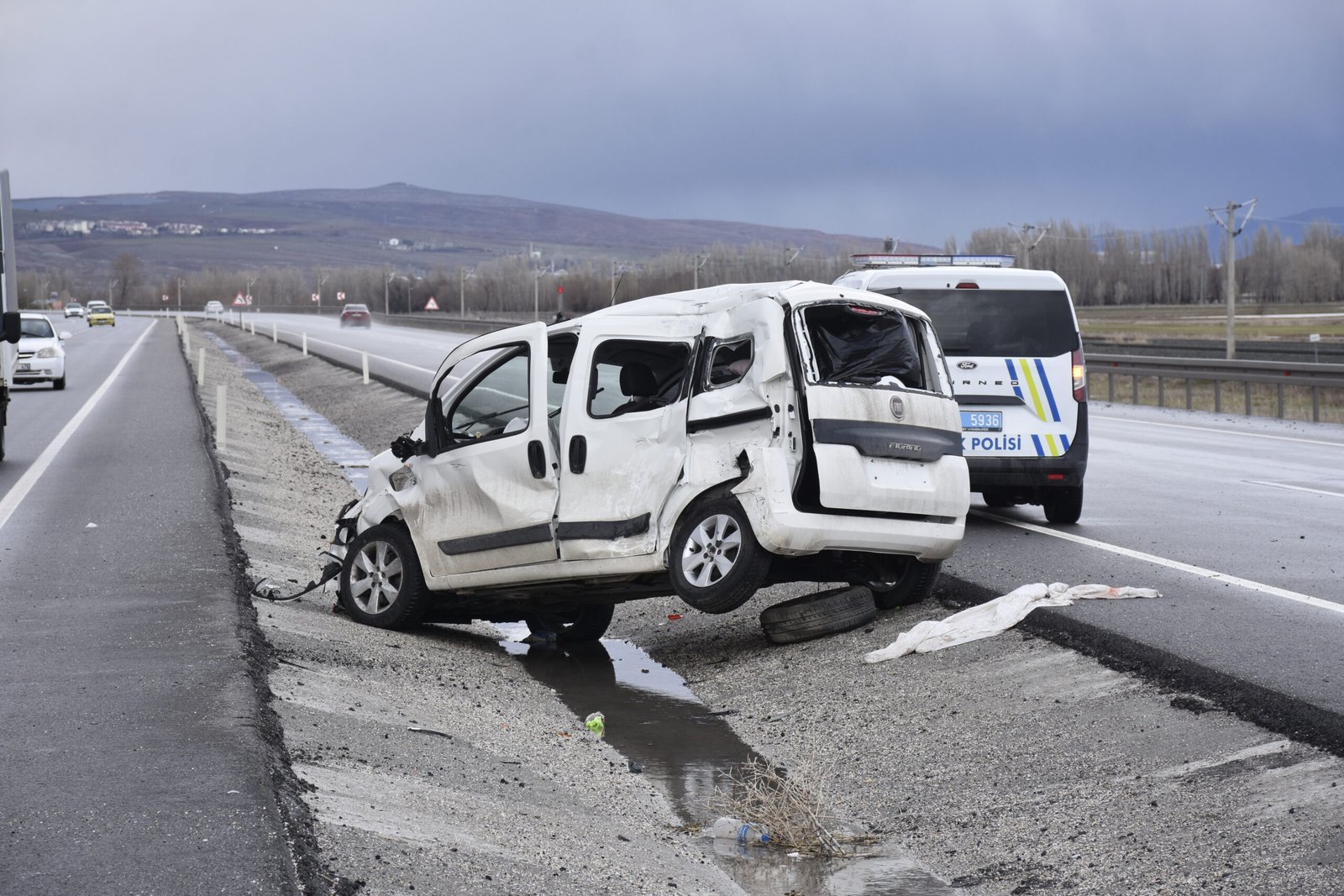 Mikail ÖZTÜRK/ULAŞ, (Sivas), (DHA)- SİVAS'ın Ulaş ilçesinde karşı yöne geçip