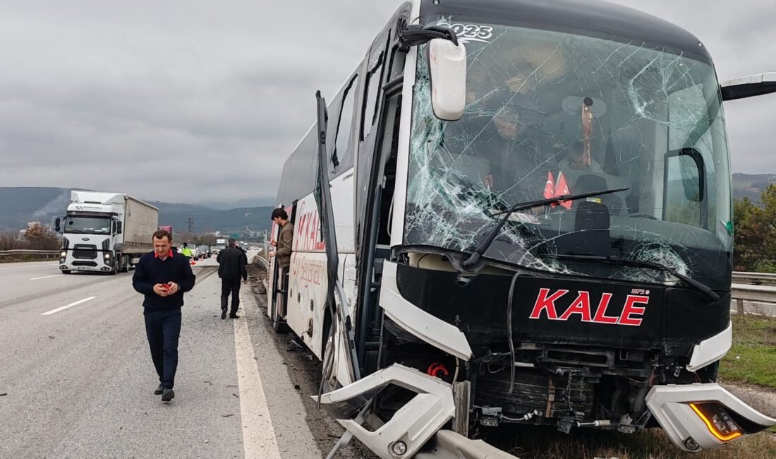 Mutlu YUCA/BOLU, (DHA)- BOLU’da Anadolu Otoyolu’nda aynı yöne giden TIR’ın
