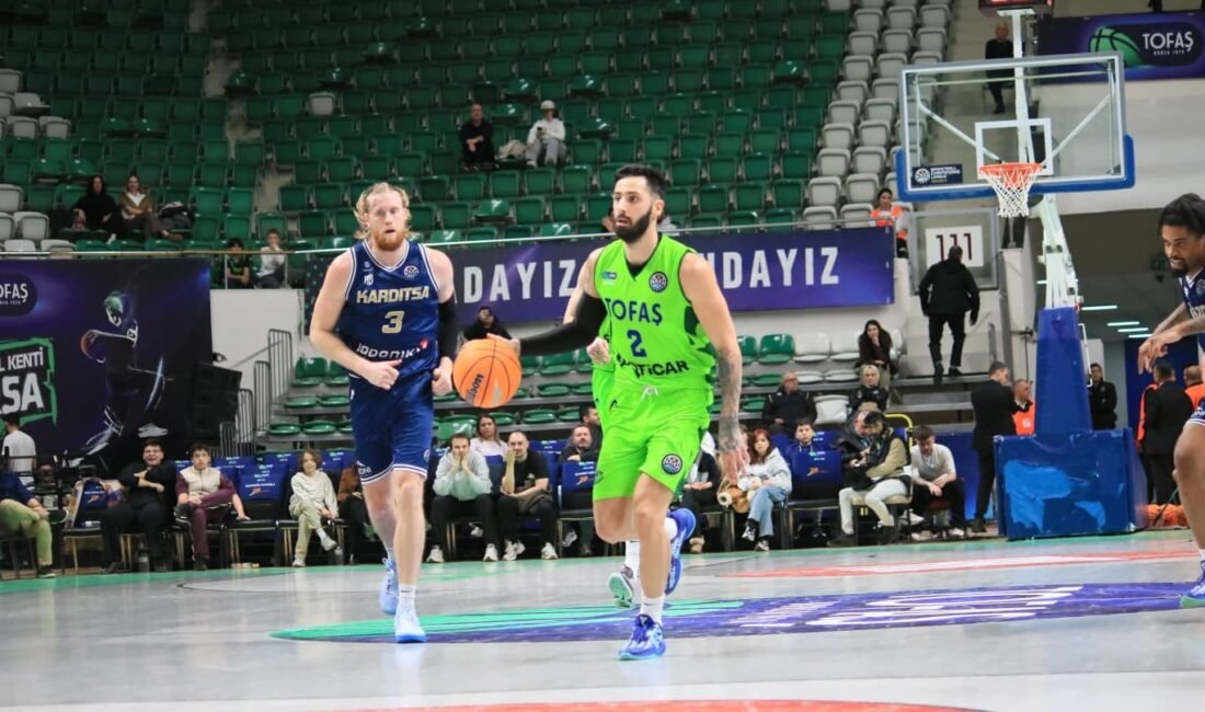 Ebru VARDAR / BURSA, (DHA) SALON: Tofaş Spor Salonu HAKEMLER: