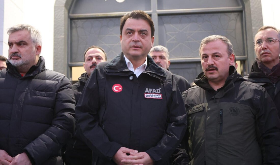 Tokat’ta 5.5 büyüklüğünde zelzele (5) VALİ ESASLI: KAYGI EDECEK BİR DURUM GÖRÜNMÜYOR Tokat'ta meydana gelen