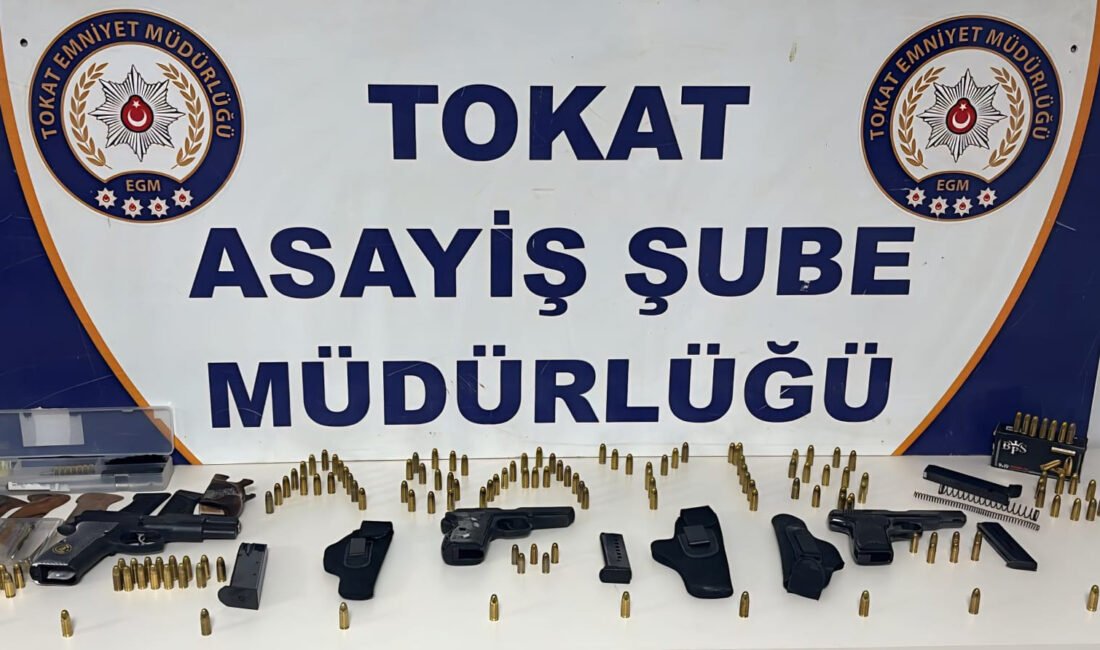 Tokat’ta silahlı kavga: 1 yaralı Fatih YILMAZ/TOKAT, (DHA)- TOKAT'ta bir iş yerinde çıkan silahlı kavgada