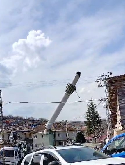 Fatih YILMAZ/TOKAT, (DHA)- TOKAT'ta 5.5 büyüklüğündeki depremde hasar gören Kümbet