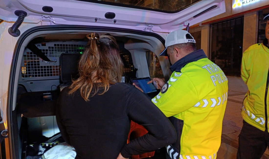 Yusuf YILDIZ/ADANA, (DHA) - ADANA’da trafik polislerinin yaptığı denetimde 48