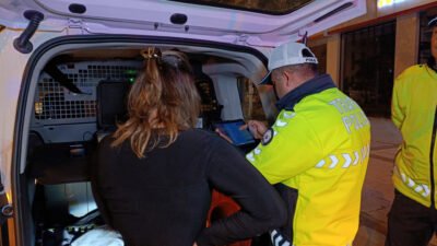 Yusuf YILDIZ/ADANA, (DHA) - ADANA’da trafik polislerinin yaptığı denetimde 48