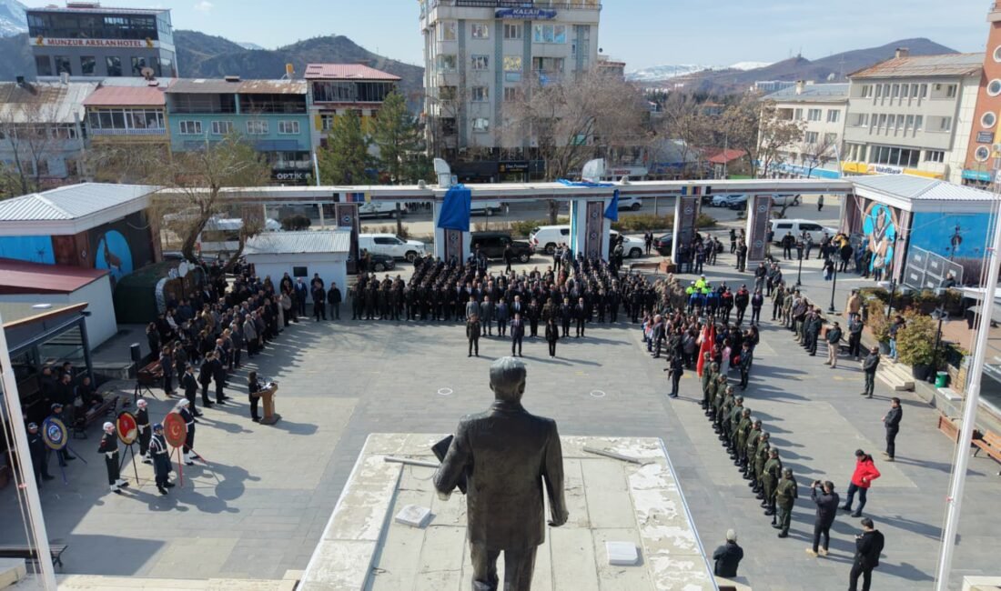 Tunceli’de 30 yıl sonra canlı bomba eyleminin yapıldığı meydanda tören Serhat Ozan YILDIRIM/TUNCELİ, (DHA)- TUNCELi’de, 1996 yılında Cumhuriyet Meydanı’nda gerçekleştirilen