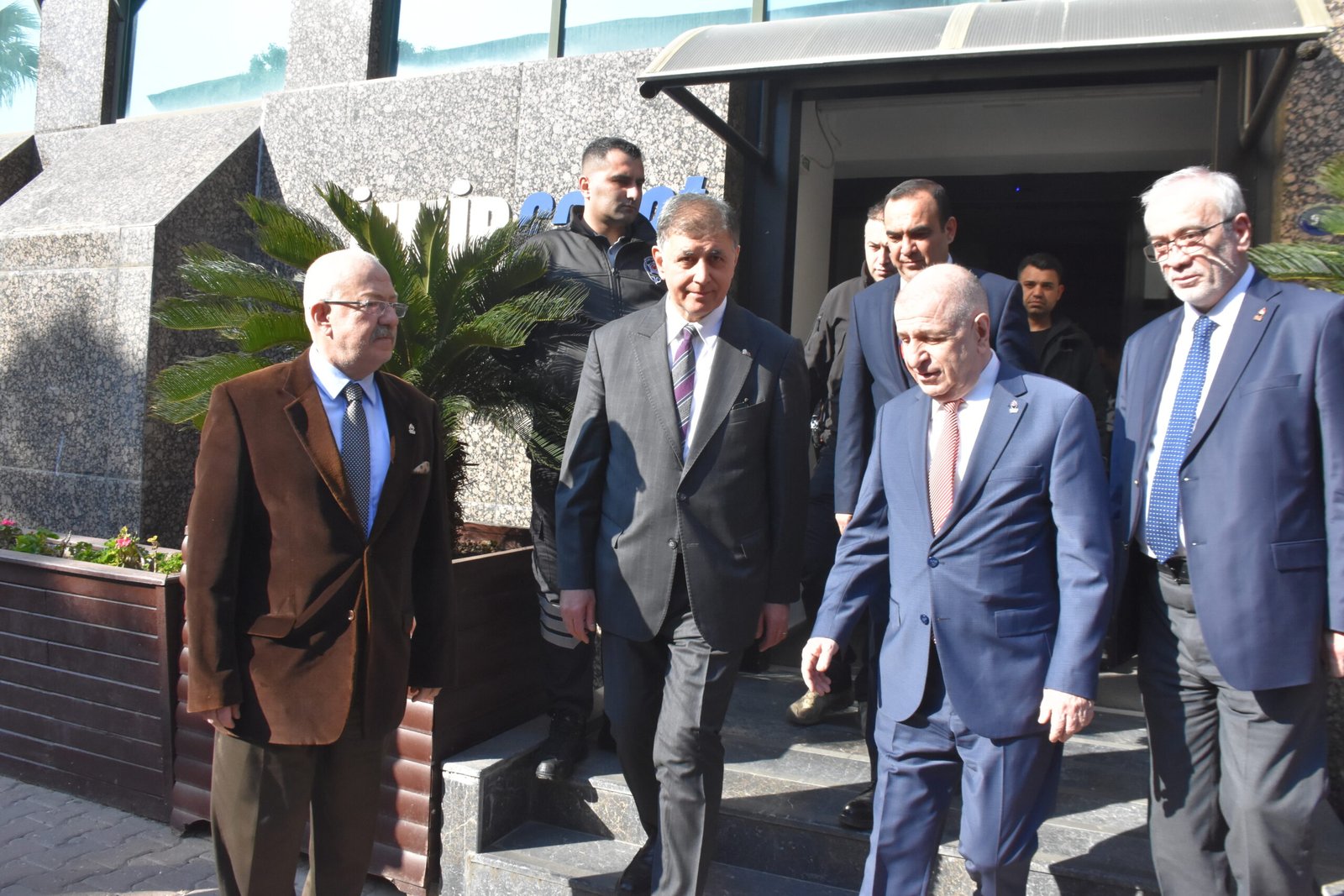 Nevra UÇKAÇ / İZMİR, (DHA) - ZAFER Partisi Genel Başkanı