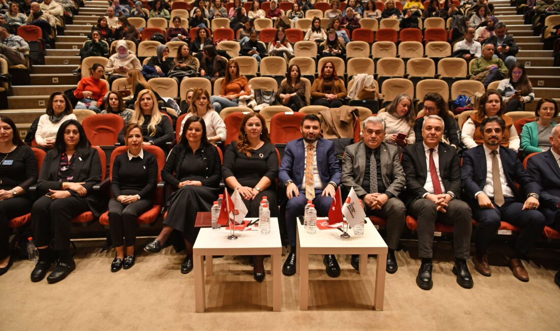 Uzmanlar uyardı: ‘Siber zorbalık çocukların odasına kadar girdi’ İSTANBUL, (DHA) - İSTANBUL İl Milli Eğitim Müdürlüğü ve İstanbul