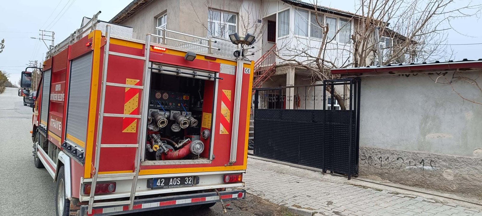 Muhammed SIDAL/ KONYA, (DHA)- KONYA'nın Beyşehir ilçesinde bacadan kaynaklı çıkan
