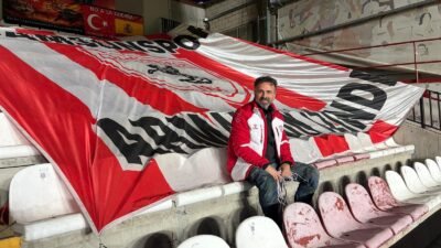 Berkay YILDIZ / SAMSUN, (DHA)- SAMSUNSPOR taraftarı Olgun Aydoğan (59),