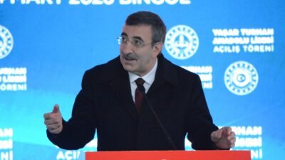 BİNGÖL'DE AÇILIŞ TÖRENİNE KATILDI Mardin ziyaretinin ardından Bingöl'e gelen Cumhurbaşkanı