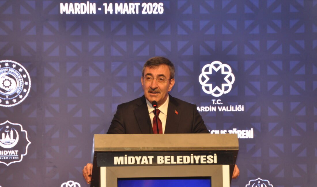 Yılmaz: ‘Terörsüz Türkiye’ hedeflerimiz gerçekleştiğinde huzur çok daha güçlenecek Salih KESKİN-Mehmet Halis NAYIFOĞLU/MARDİN, (DHA)- CUMHURBAŞKANI Yardımcısı Cevdet Yılmaz, "Türkiye,