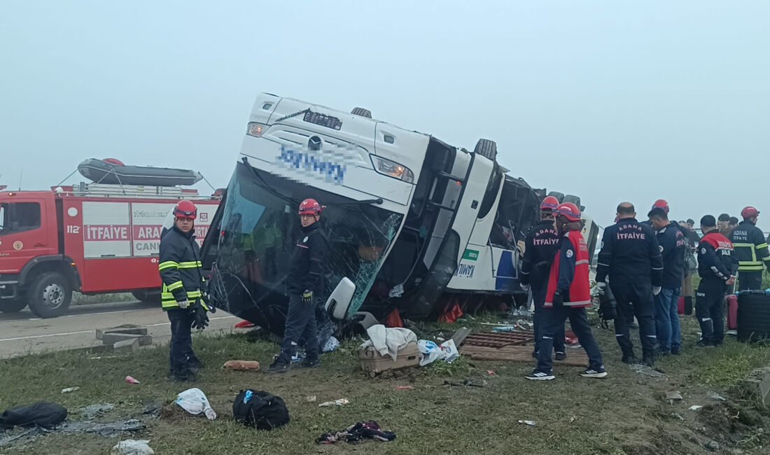 Yolcu otobüsü refüje devrildi: 2 ölü, 20 yaralı / Yeniden Ali GÖKDAL/KOZAN, (Adana)- ADANA'nın Kozan ilçesinde refüje devrilen şehirler arası