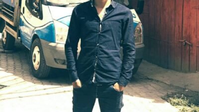 Adnan ÇELEBİ/NİĞDE, (DHA)- NİĞDE’de kavşakta şehirler arası yolcu otobüsüyle çarpışan