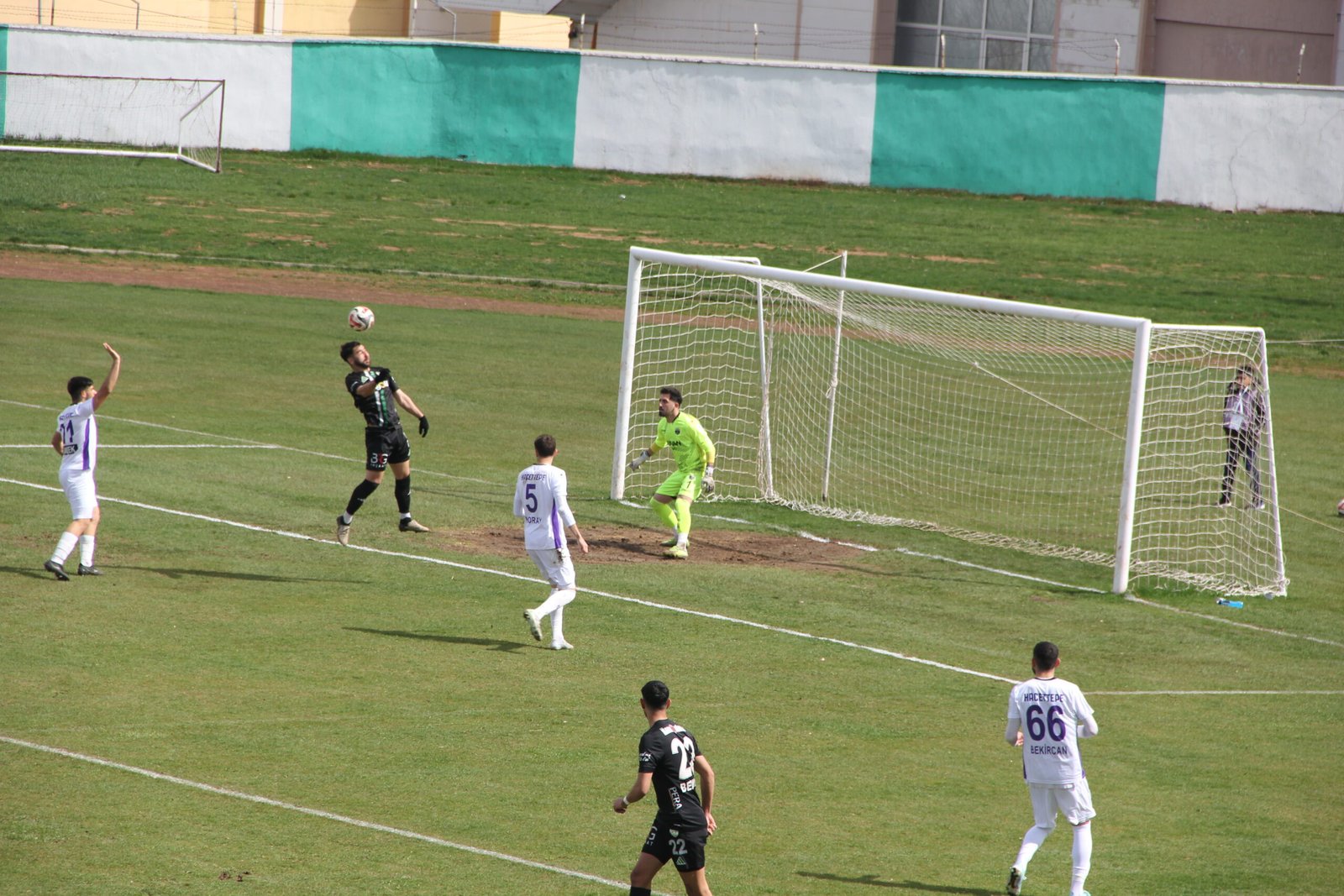 Aziz ÖNAL / BİNGÖL, (DHA)- TFF 3'üncü Lig 2'nci Grup'ta