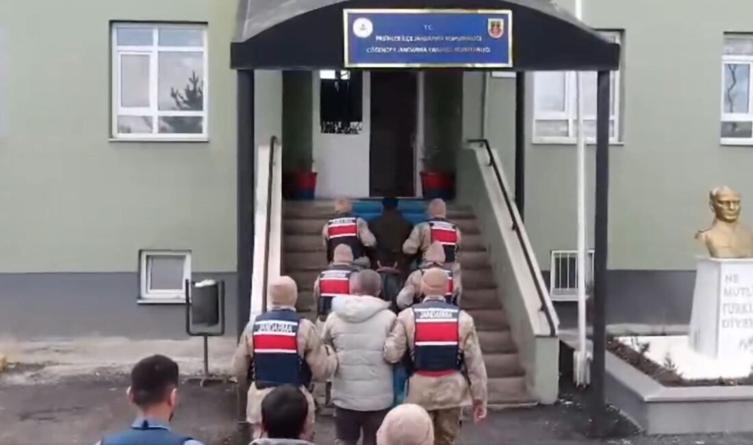 12 ilde suç örgütü operasyonu: 49 tutuklama ANKARA, (DHA)- İÇİŞLERİ Bakanlığı, 12 ilde 14 organize suç örgütüne