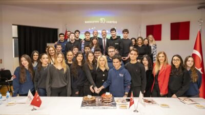 İZMİR, (DHA) - BAHÇEŞEHİR Koleji Nakkaştepe 50. Yıl Kampüsü öğrencisi