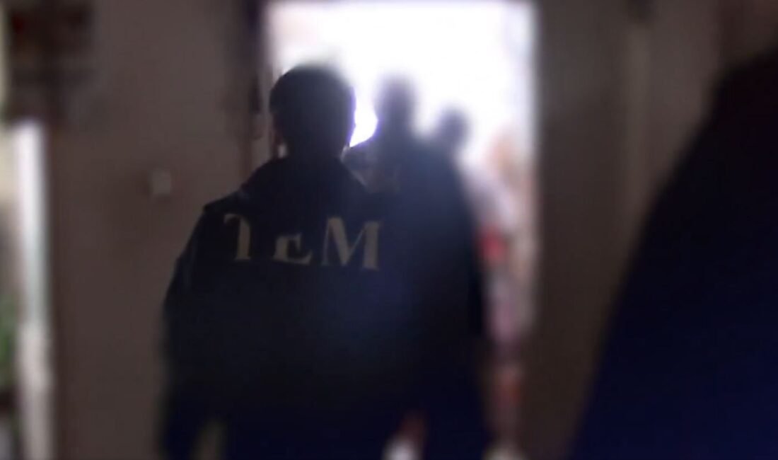 26 ilde FETÖ operasyonları: 69 tutuklama ANKARA, (DHA)- İÇİŞLERİ Bakanlığı, 26 ilde FETÖ'ye yönelik son 2