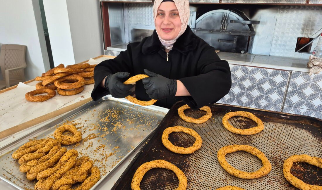 Kemal ERBEN/EĞİRDİR (Isparta), (DHA)- ISPARTA'nın Eğirdir ilçesinde Gamze Şimşek (29),