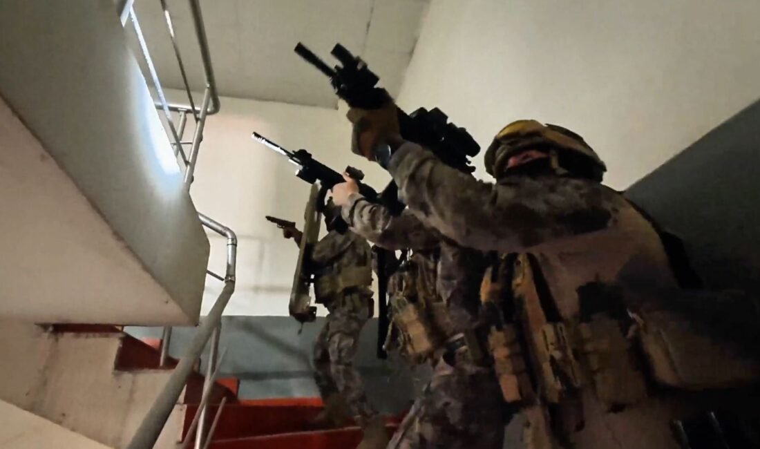 59 ilde 2,3 ton uyuşturucu ile 1,2 milyon hap ele geçirildi: 129 tutuklama ANKARA, (DHA)- İÇİŞLERİ Bakanı Mustafa Çiftçi'nin bizzat takip ettiği 59