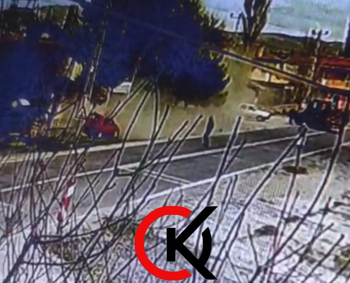 (RHA)- Kayseri’nin Develi ilçesinde otomobil ile traktörün çarpıştığı kazada 2