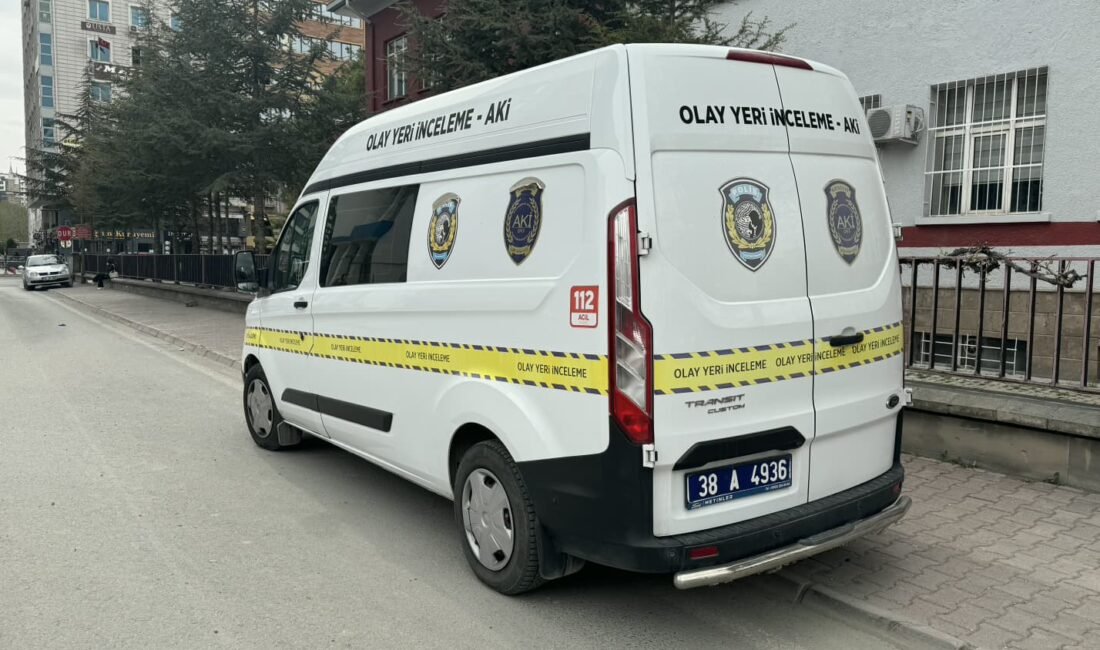 (RHA)- Kayseri’de, iki grup arasında çıkan silahlı kavgada 2 kişi