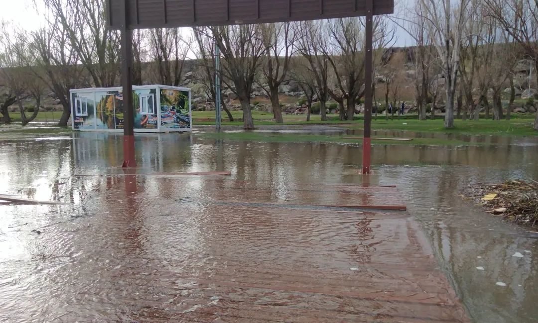 (RHA) – Kayseri’nin Tomarza ilçesinde etkili olan sağanak yağışların ardından