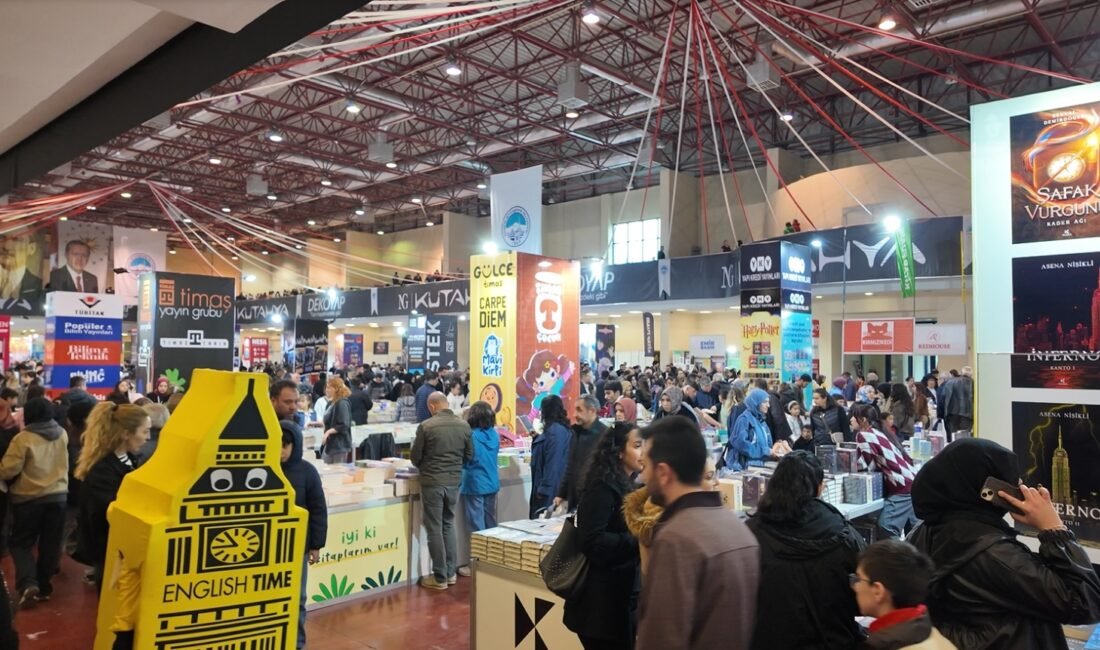 (RHA)- Kayseri Büyükşehir Belediyesi tarafından 8’inci kez düzenlenen Kayseri Kitap