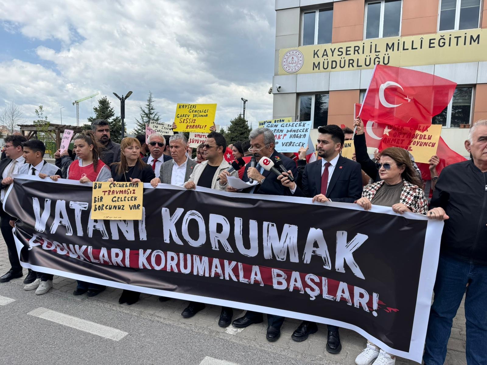 (RHA)- CHP İl Başkanlığı tarafından 23 Nisan Ulusal Egemenlik ve