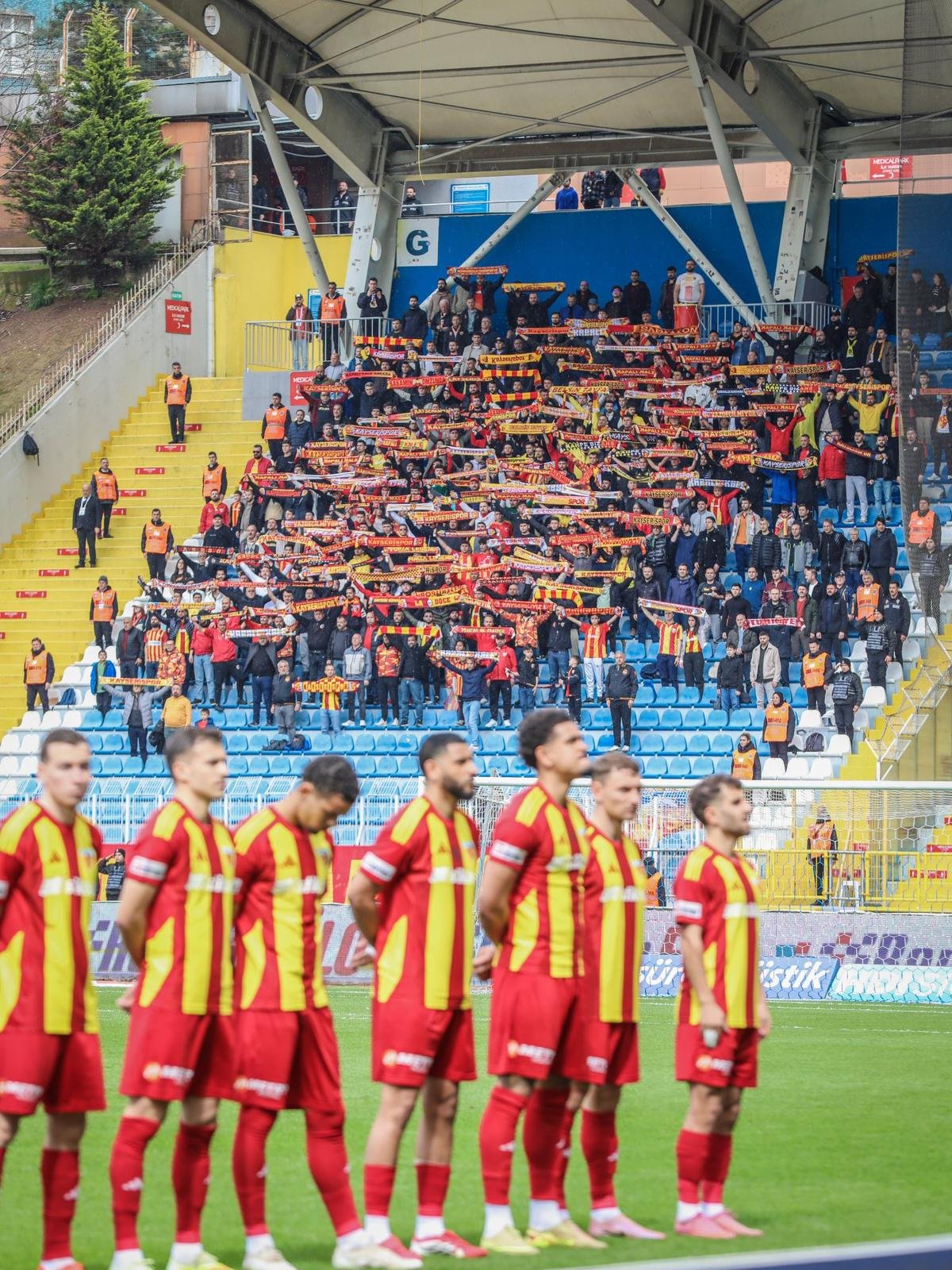 Süper Lig ekiplerinden Zecorner Kayserispor’un yarın sabasında oynayacağı Çaykur Rizespor