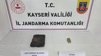 (RHA)- Kayseri’de, jandarma ekiplerince deri üzerine işlenmiş el yazması tarih