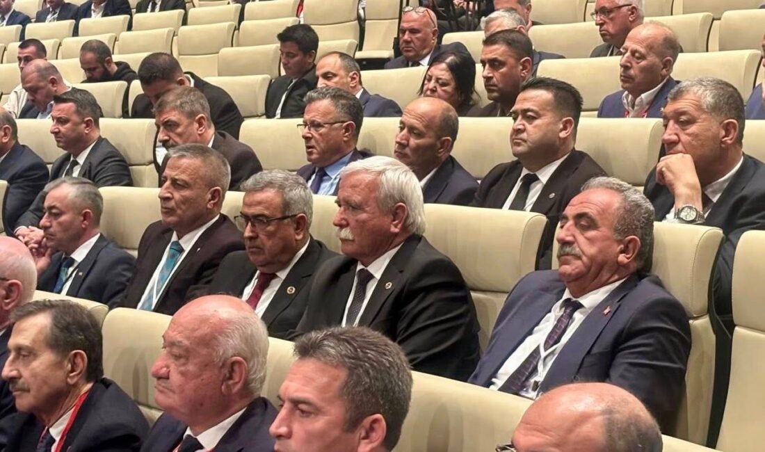 (RHA)- Kayseri’de 4 ilçenin CHP’li belediye başkanı, CHP Genel Başkanı