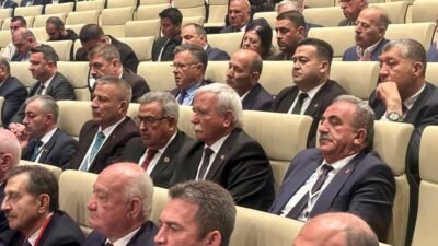 (RHA)- Kayseri’de 4 ilçenin CHP’li belediye başkanı, CHP Genel Başkanı