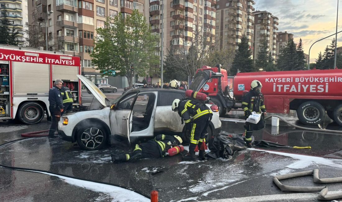 (RHA)- Kayseri’de, seyir halindeki elektrikli otomobil henüz bilinmeyen bir nedenle
