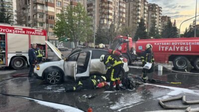 (RHA)- Kayseri’de, seyir halindeki elektrikli otomobil henüz bilinmeyen bir nedenle