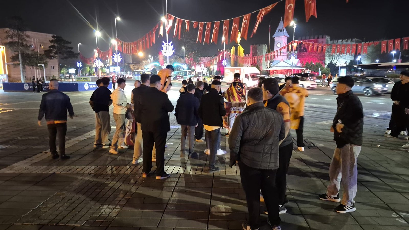 (RHA)- Süper Lig’de Galatasaray’ın Fenerbahçe’yi 3-0 yenmesinin ardından sarı kırmızılı