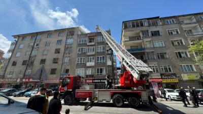 (RHA)- Kayseri’de 4 katlı binanın bodrumunda henüz bilinmeyen bir nedenle