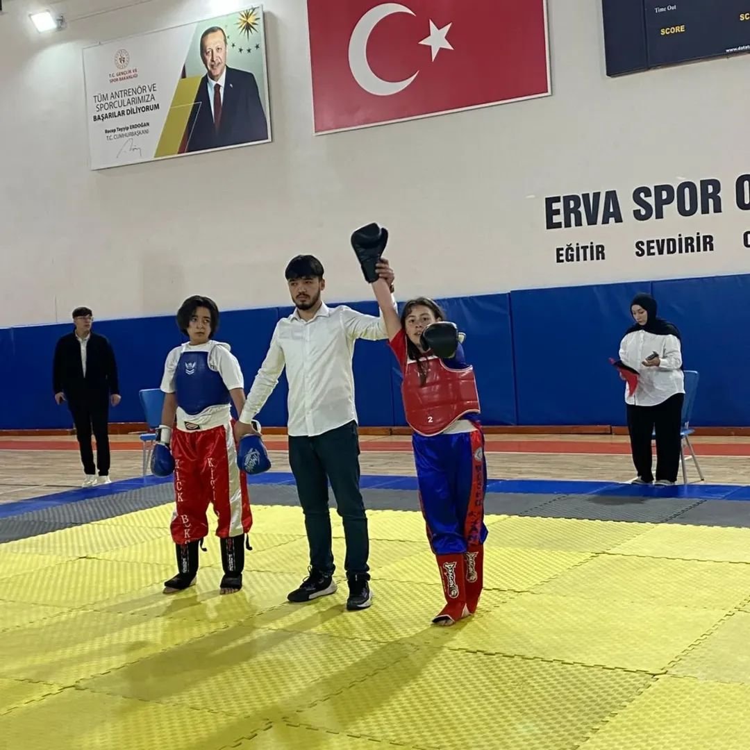 (RHA)- Kayseri’nin Bünyan ilçesinde faaliyet gösteren Bünyan ERVA Spor Okulu,