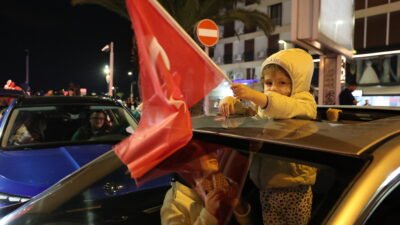 Mustafa İÇ/ İZMİR, (DHA)- A MİLLİ Futbol Takımı'nın Kosova karşısında