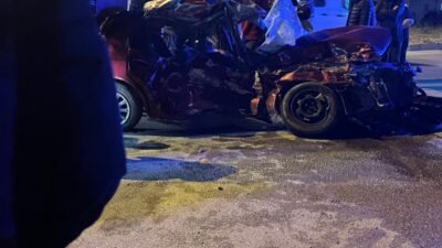 Okan ÇALIŞKAN/ TARSUS(Mersin), (DHA)- MERSİN'in Silifke ilçesinde minibüs ile otomobilin