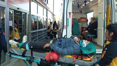 AIli GÖKDAL/KOZAN (Adana), (DHA)- ADANA'nın Kozan ilçesinde tarım işçilerini taşıyan