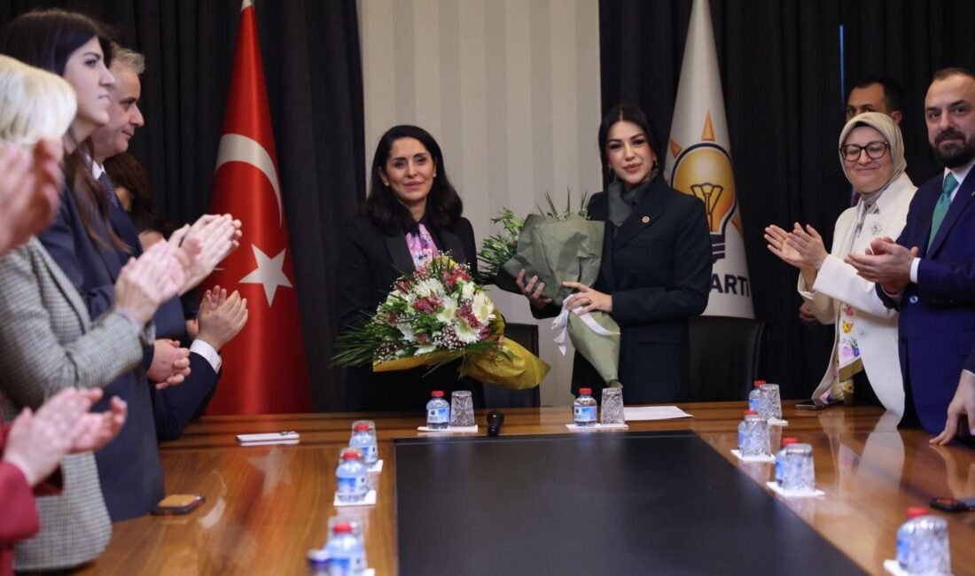 AK Parti’de Ayan yeni görevini devraldı ANKARA, (DHA)- AK Parti'de Çevre ve Şehircilik Politikalarından Sorumlu Genel