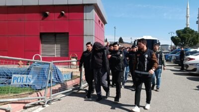 10 TUTUKLAMA Gaziantep'te 4’ü akademisyen 7 kişiyi sahte çek ve