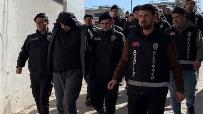 Ahmet ATMACA-Nuray UZATMAZ/GAZİANTEP, (DHA)- GAZİANTEP'te 4’ü akademisyen 7 kişiyi sahte