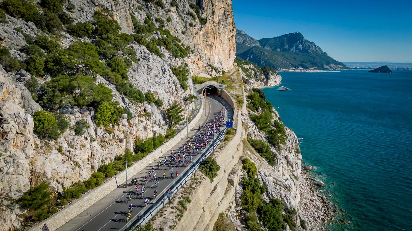 Sacit GÖNCÜ / ANTALYA, (DHA)- AMATÖR yol bisikletçilerinin yer aldığı