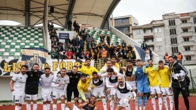 İZMİR, (DHA)- 2'nci Lig Kırmızı Grup'ta deplasmanda Kırklarelispor'u 90+4'üncü dakikada