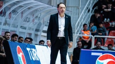 İZMİR, (DHA)- TÜRKİYE Sigorta Basketbol Süper Ligi'nde Antrenör Orhun Ene