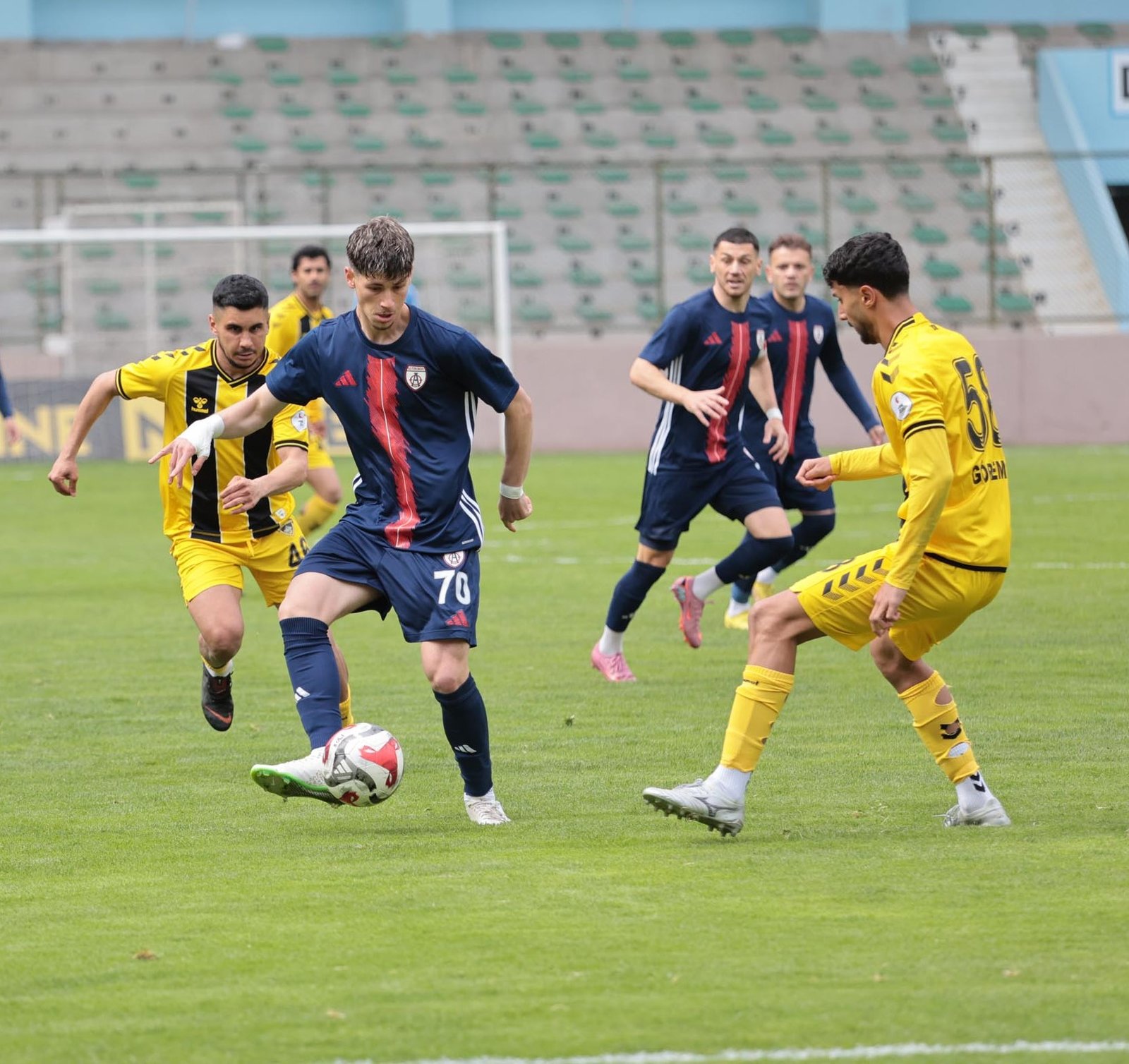 Mustafa KÖPRÜLÜ / İZMİR, (DHA)- 2'nci Lig Beyaz Grup'ta deplasmandaki