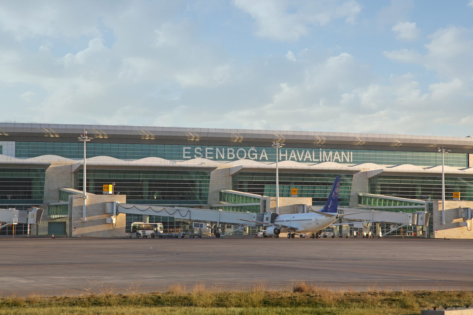 ANKARA, (DHA)- ANKARA Esenboğa Havalimanı’ndan Romanya’nın başkenti Bükreş’e düzenlenen uçuşlar