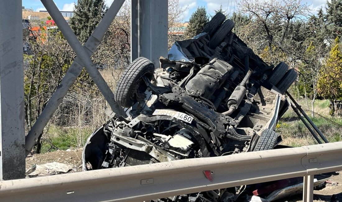 5 ÖLÜ, 14 YARALI Ankara'nın Kahramankazan ilçesinde özel halk minibüsünün,