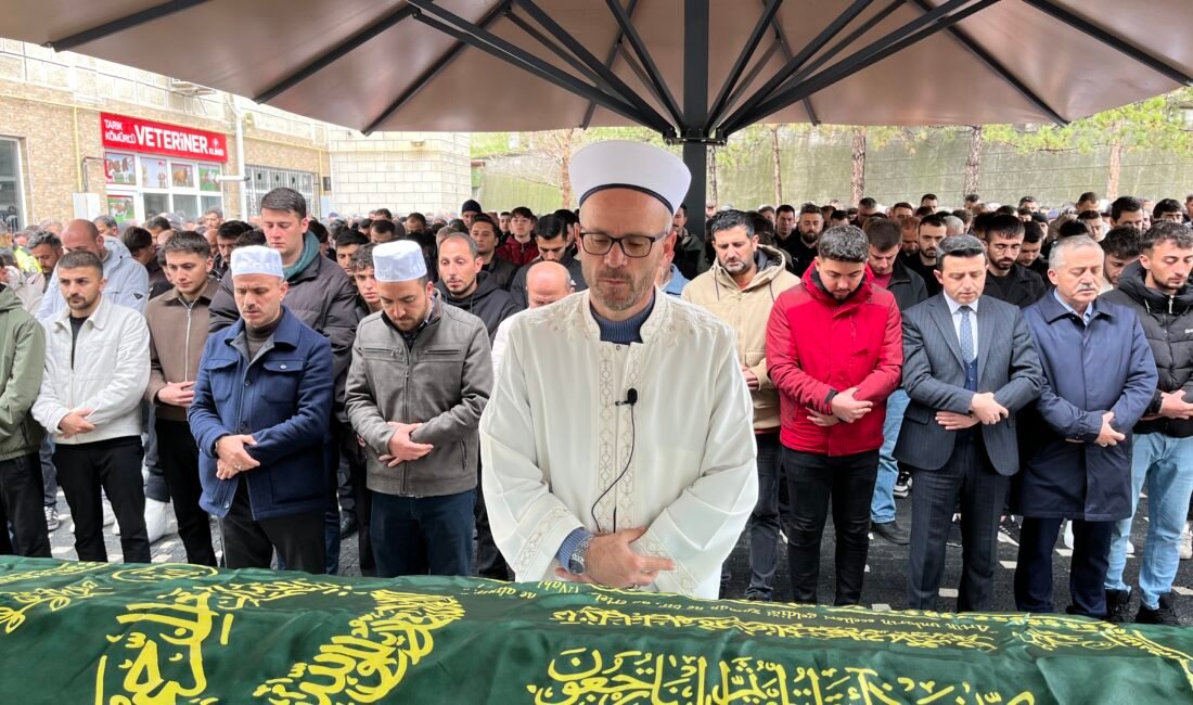 Burak CAN-Ramazan SARICI/ÇANKIRI-KIRIKKALE, (DHA)- ANKARA'da ters yöne giren otomobille başka